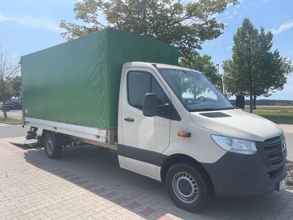 Mercedes-Benz Sprinter Plane (Seitliche Beladung)<br />
Maximale Flexibilität für sperrige Güter & Express-Logistik